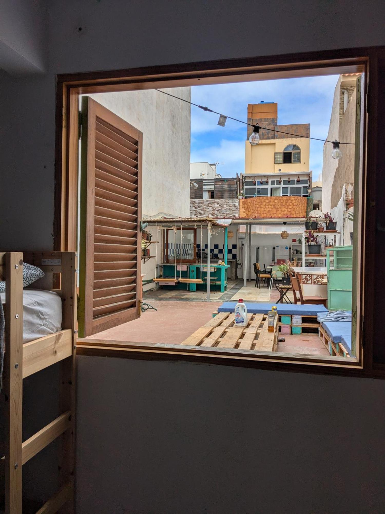 Dona Rose Surf Hostel Las Palmas de Gran Canaria Exterior photo